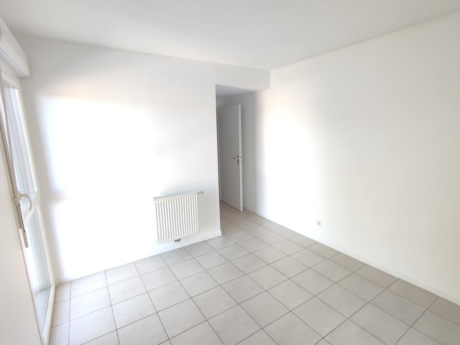 
                                                Vente
                                                 Appartement T3 avec balcon loggia et deux parkings