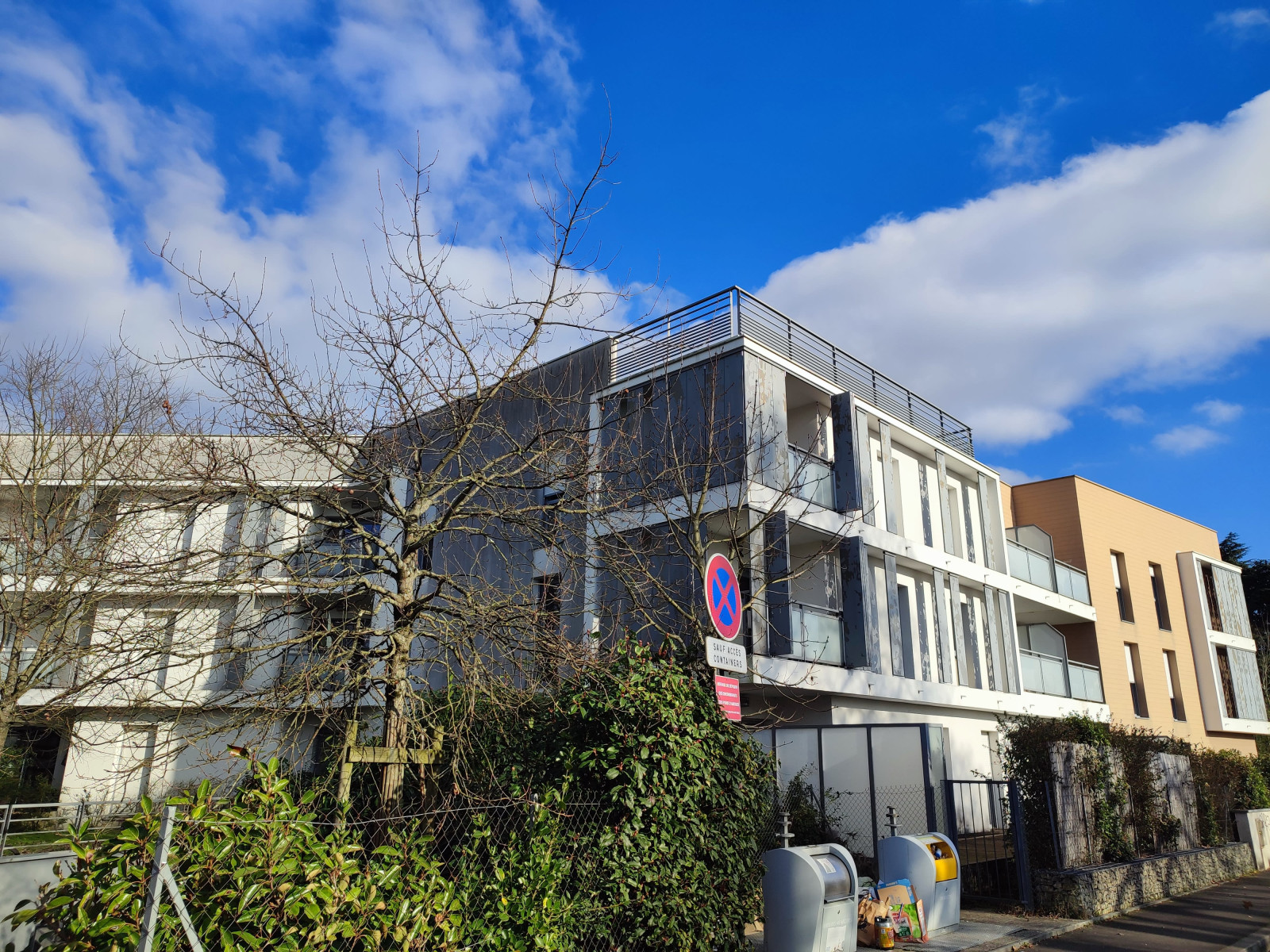 
                                                Vente
                                                 Appartement T3 avec balcon loggia et deux parkings
