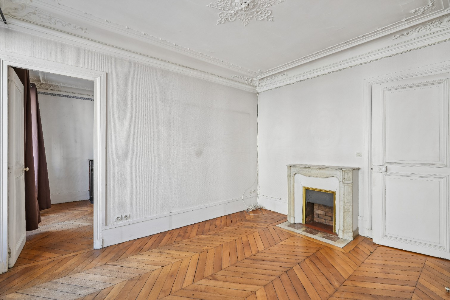 
                                                Vente
                                                 Appartement T3 avec balcon - Paris 5e