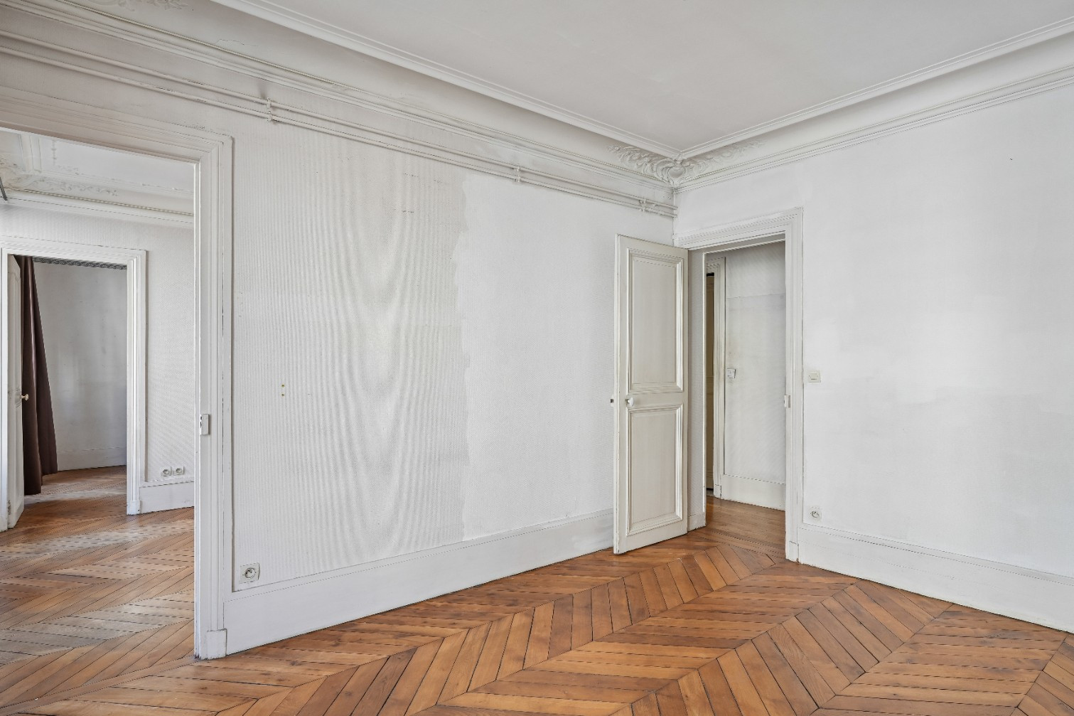 
                                                Vente
                                                 Appartement T3 avec balcon - Paris 5e