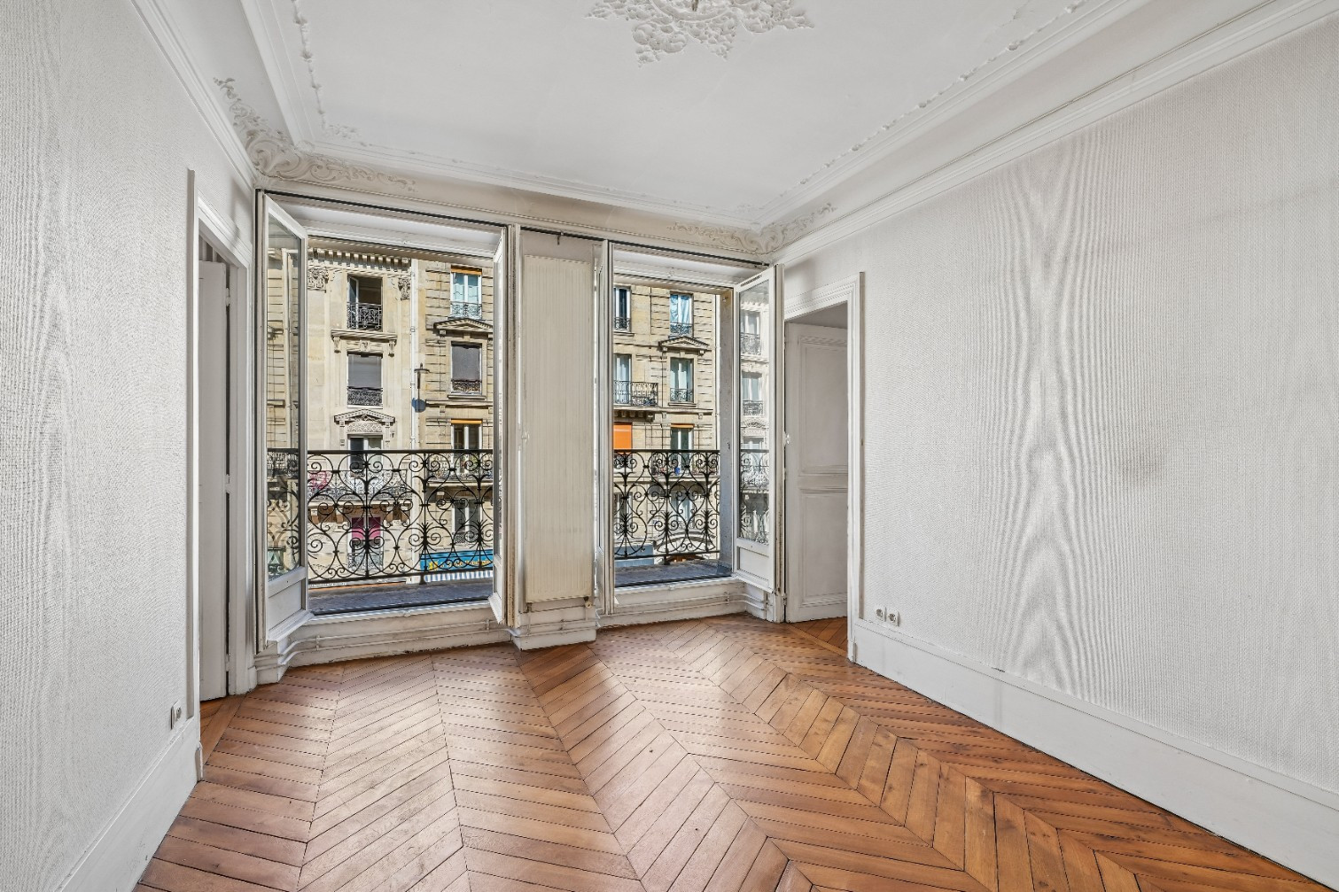 
                                                Vente
                                                 Appartement T3 avec balcon - Paris 5e