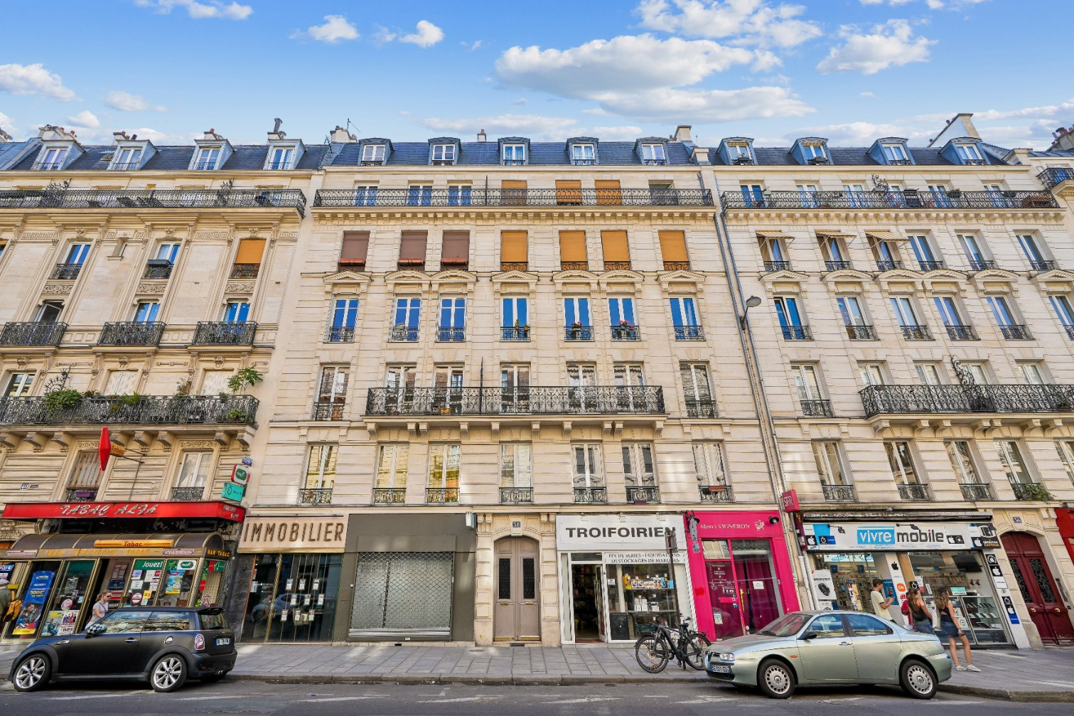 
                                                Vente
                                                 Appartement T3 avec balcon - Paris 5e