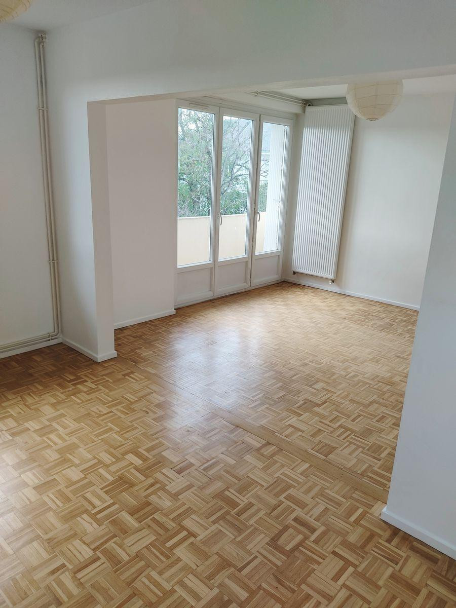 
                                                Location
                                                 Appartement T3 avec garage