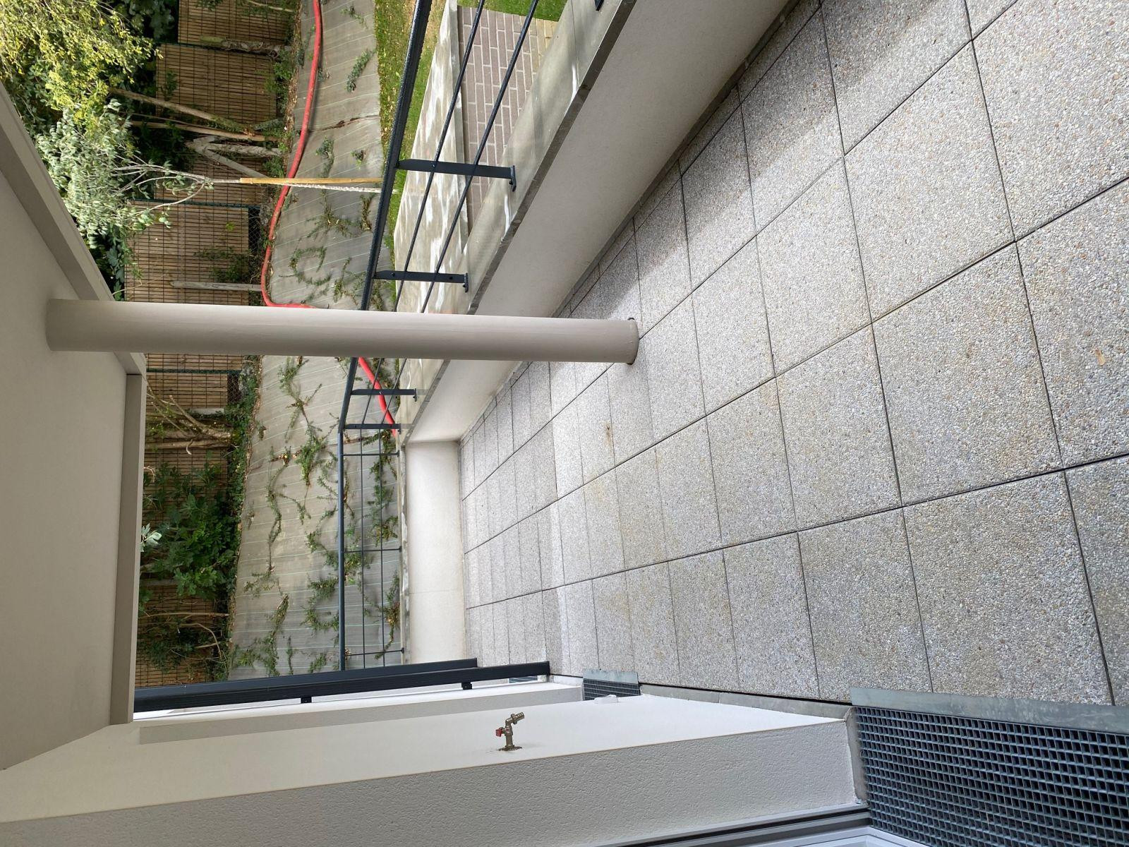 
                                                Location
                                                 Appartement T3 avec terrasse (14m²) et parking