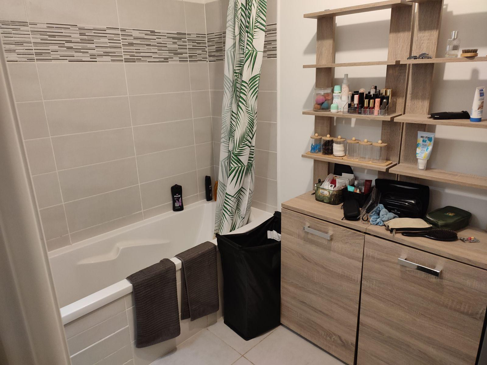 
                                                Location
                                                 Appartement T3 avec terrasse (14m²) et parking