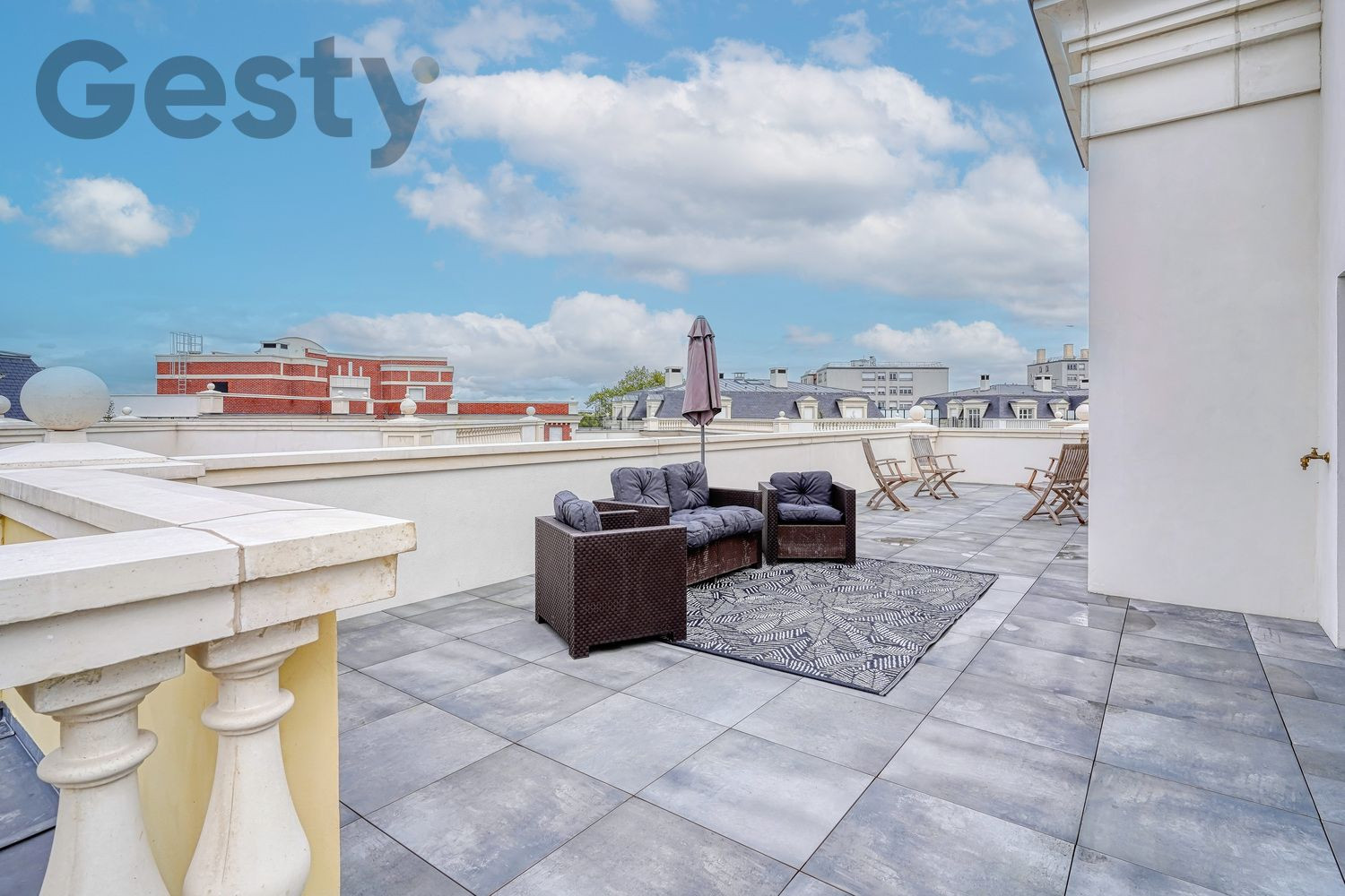 
                                                Location
                                                 Appartement T3 avec terrasse de 82m²