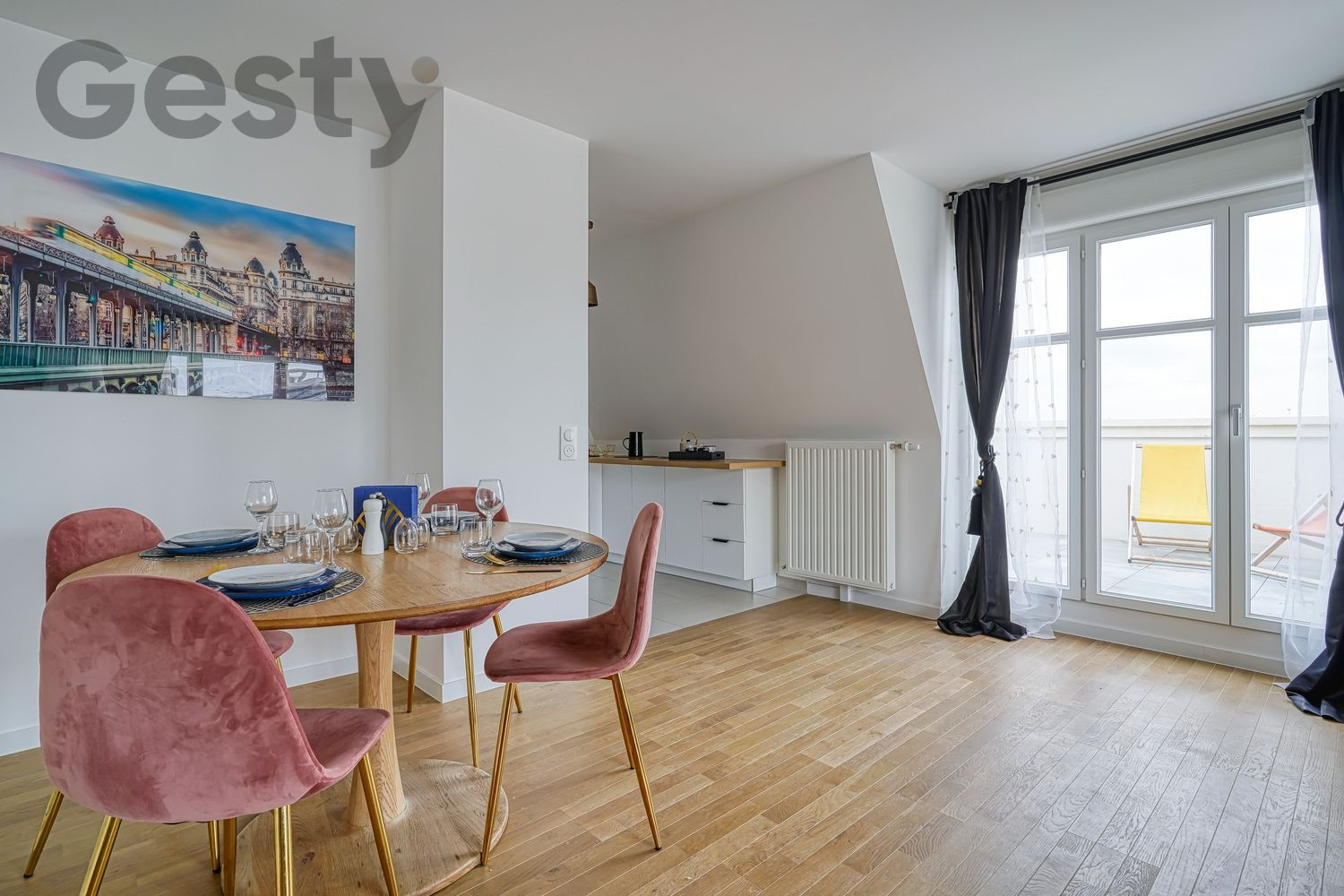 
                                                Location
                                                 Appartement T3 avec terrasse de 82m²