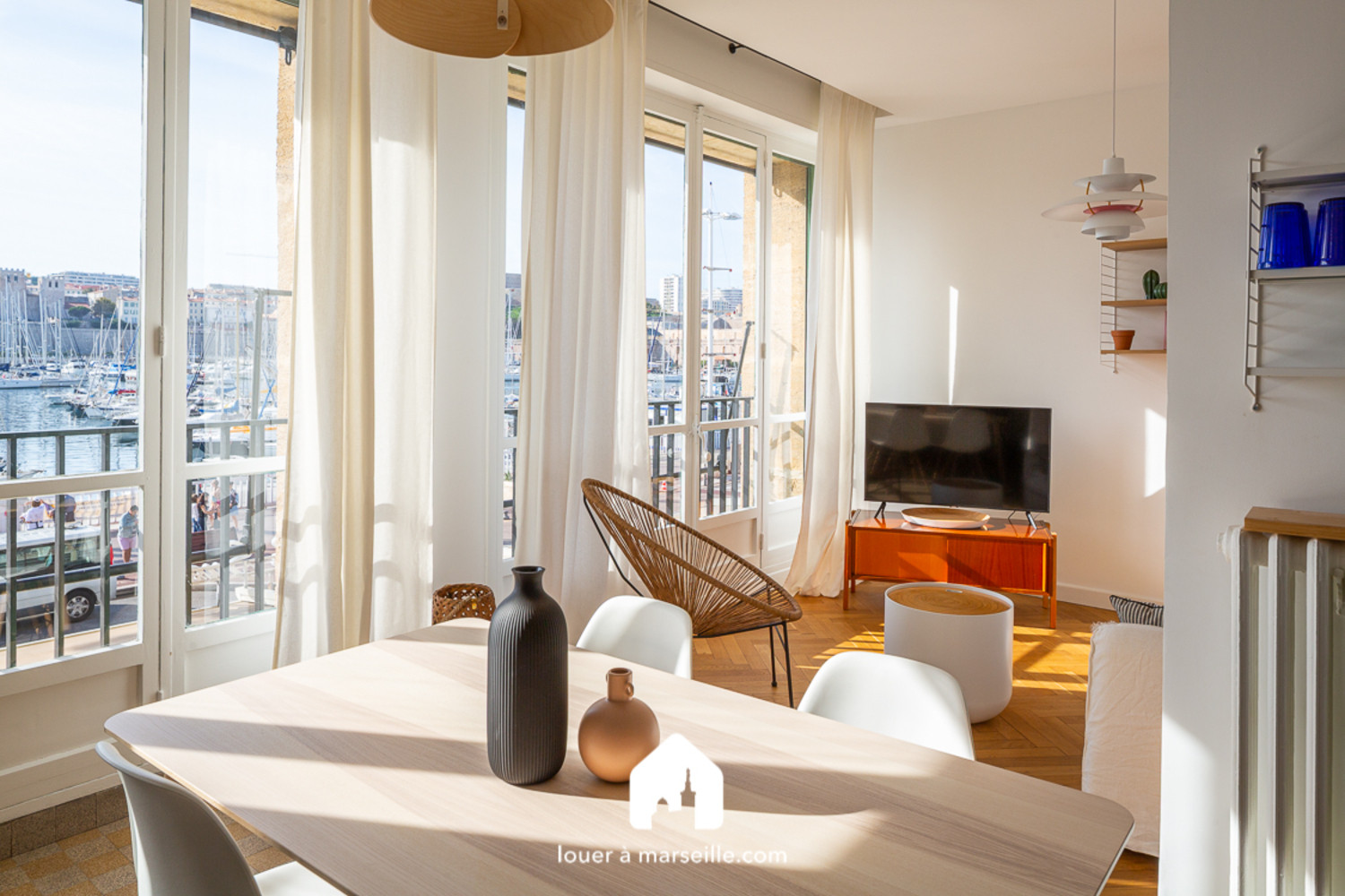 
                                                Location
                                                 Appartement T3 avec vue imprenable Vieux-Port