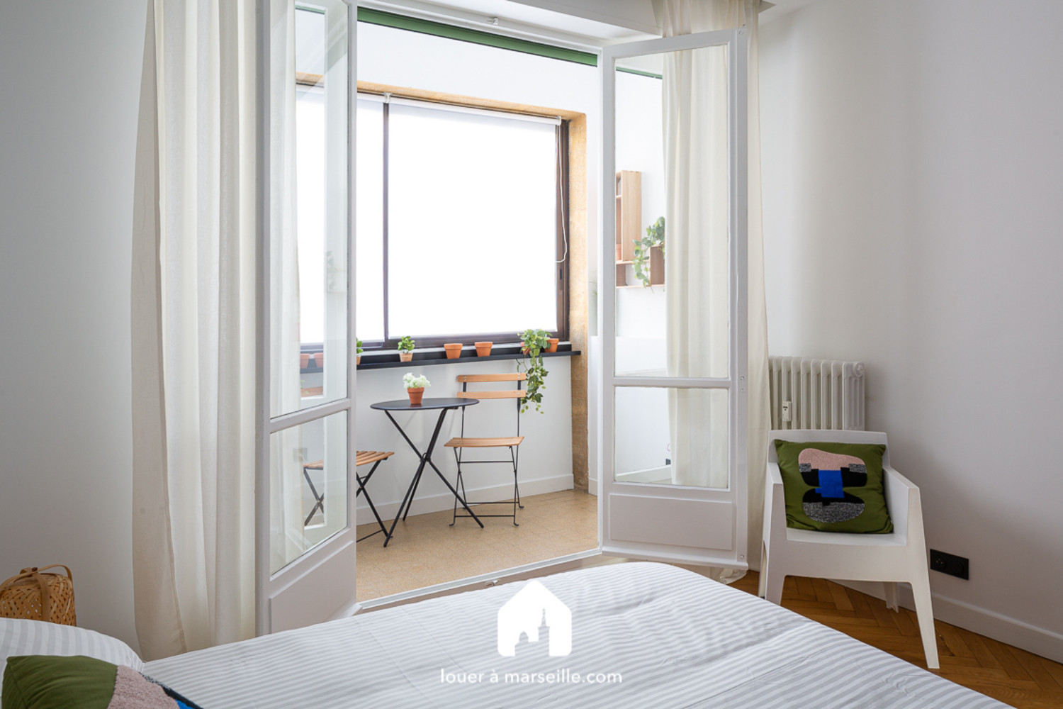 
                                                Location
                                                 Appartement T3 avec vue imprenable Vieux-Port