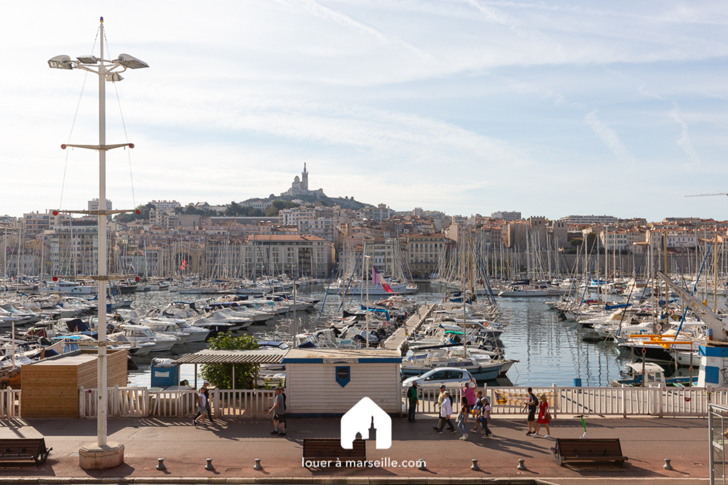
                                                Location
                                                 Appartement T3 avec vue imprenable Vieux-Port