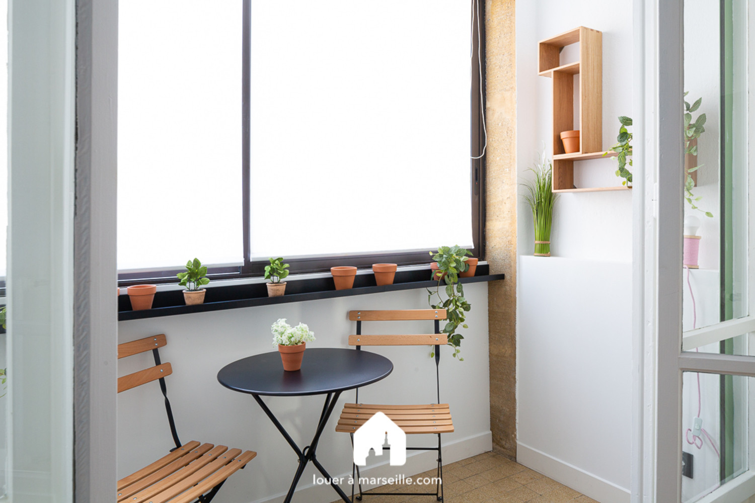 
                                                Location
                                                 Appartement T3 avec vue imprenable Vieux-Port