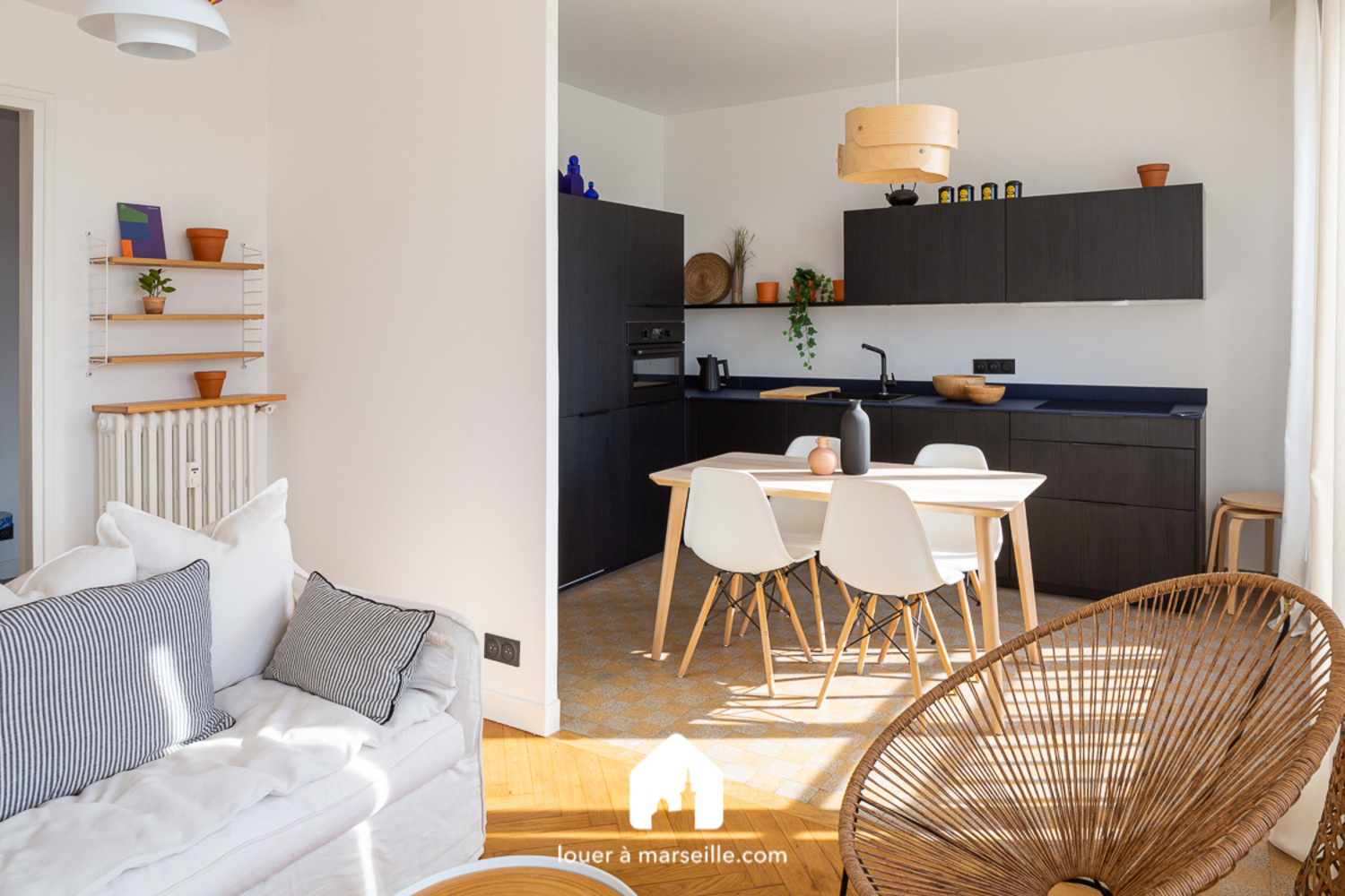 
                                                Location
                                                 Appartement T3 avec vue imprenable Vieux-Port