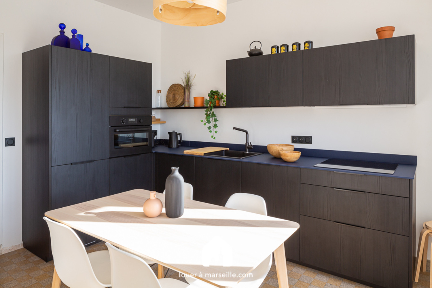 
                                                Location
                                                 Appartement T3 avec vue imprenable Vieux-Port