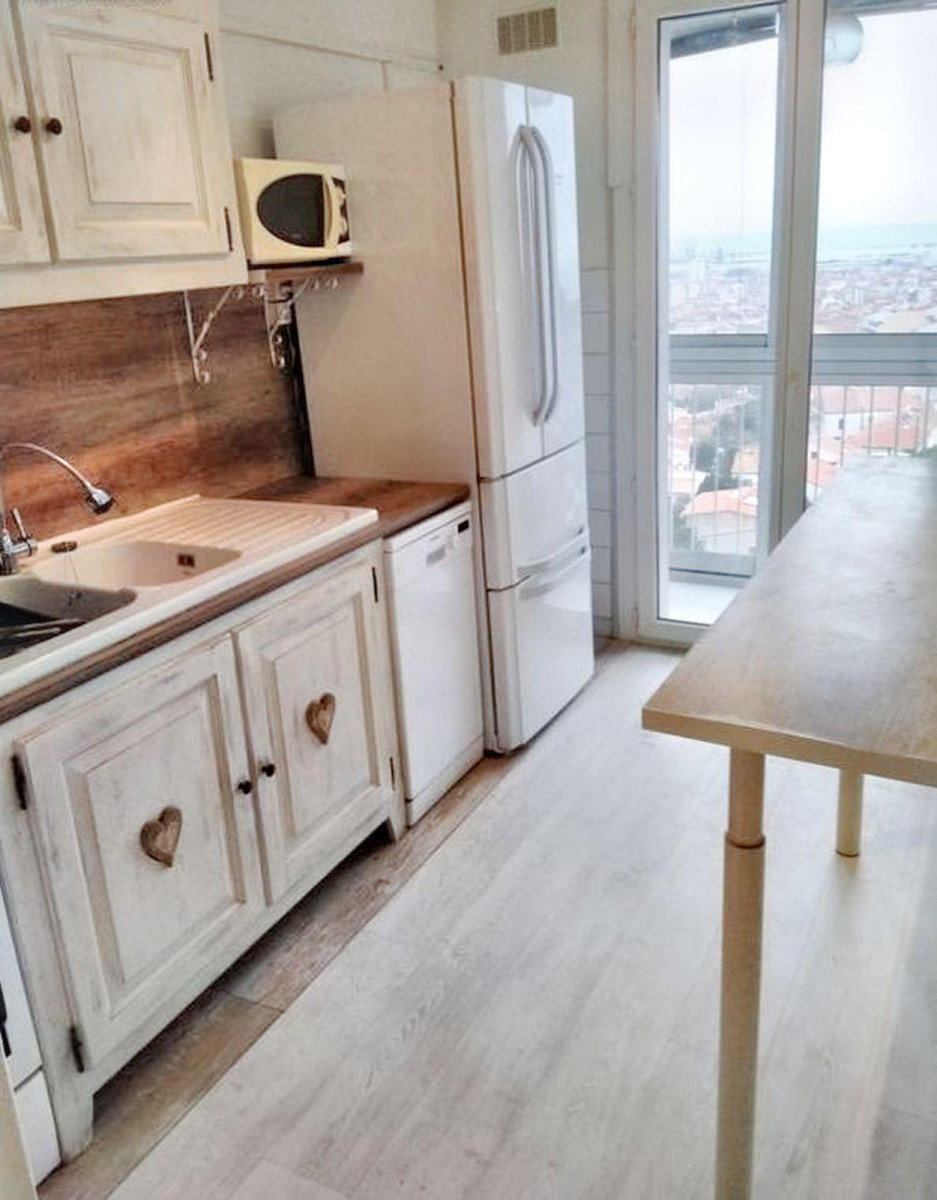 
                                                Location
                                                 Appartement T3 avec vue panoramique