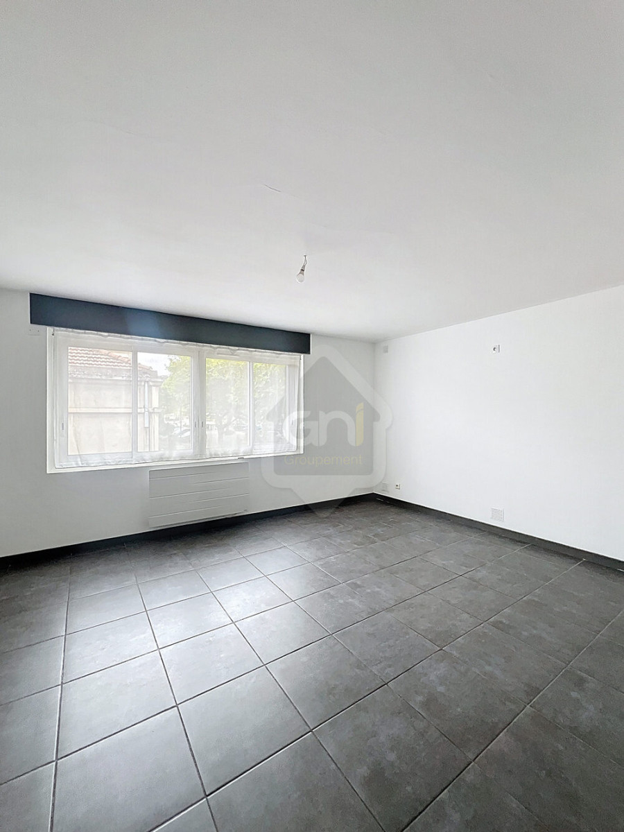 
                                                Location
                                                 Appartement T3 - Balcon