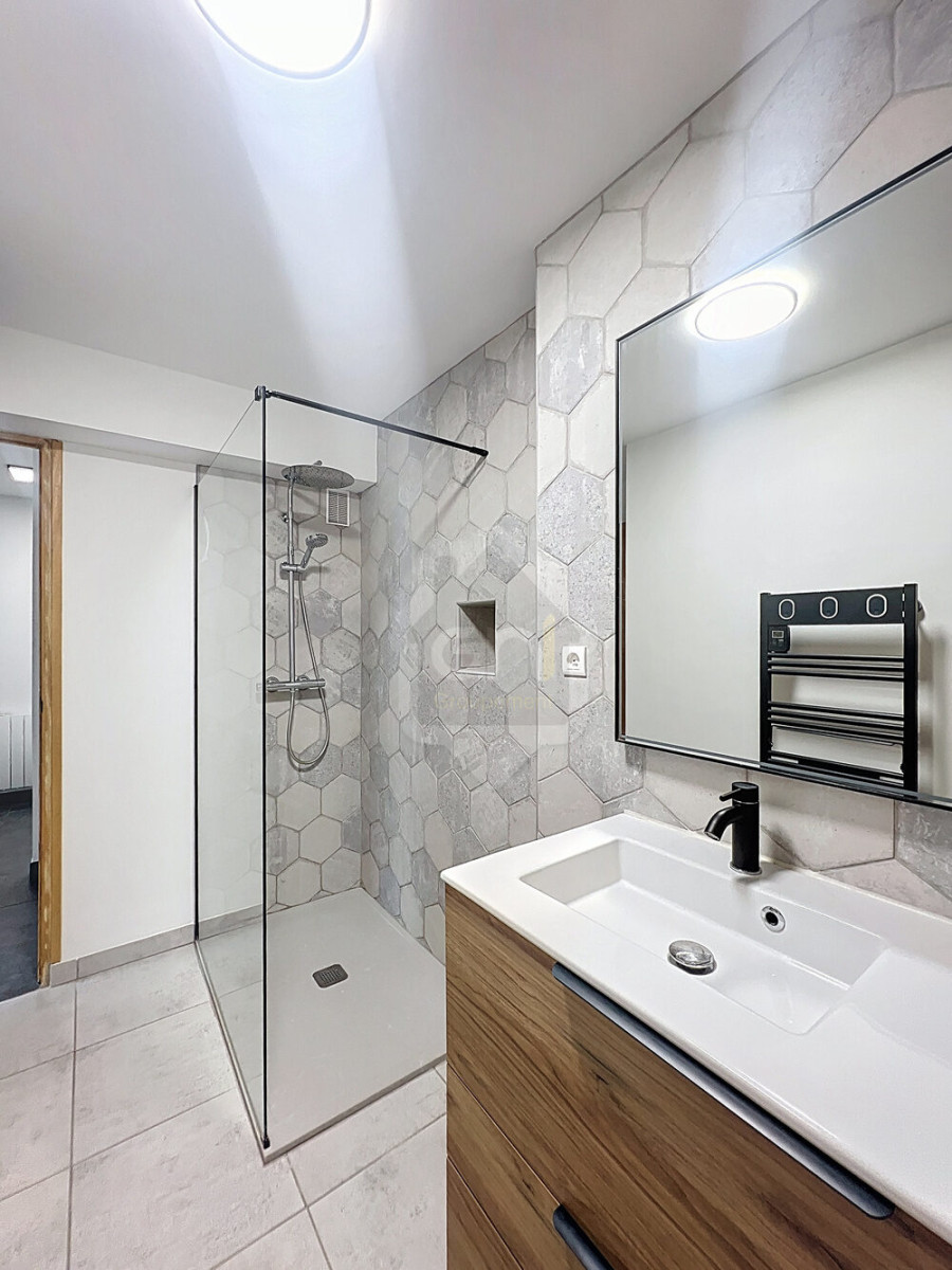 
                                                Location
                                                 Appartement T3 - Balcon