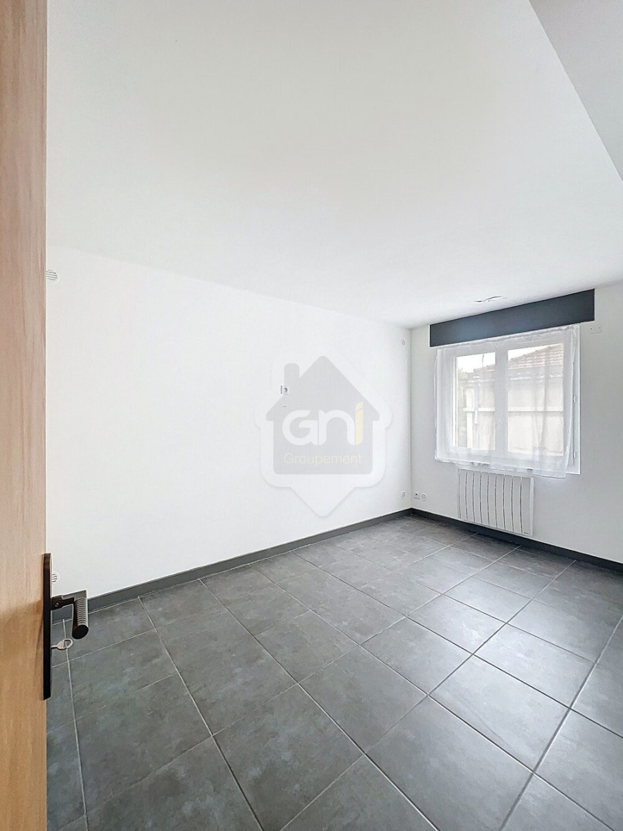 
                                                Location
                                                 Appartement T3 - Balcon