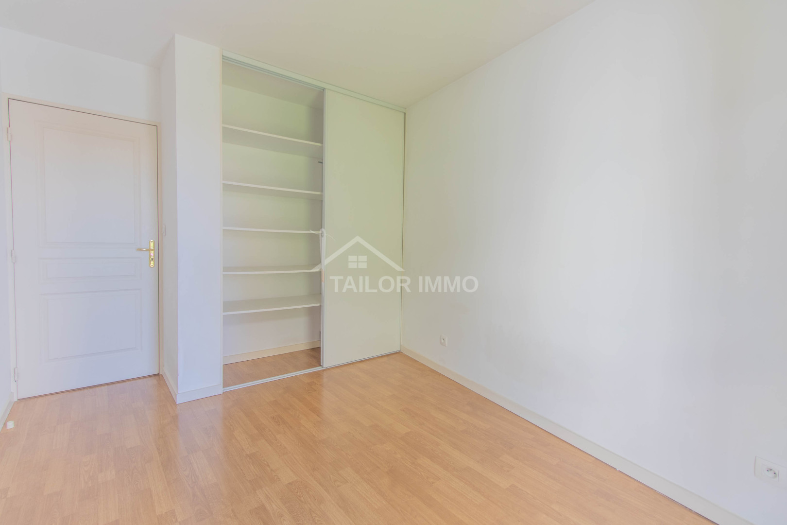 
                                                Vente
                                                 Appartement T3 - Balcon & Garage