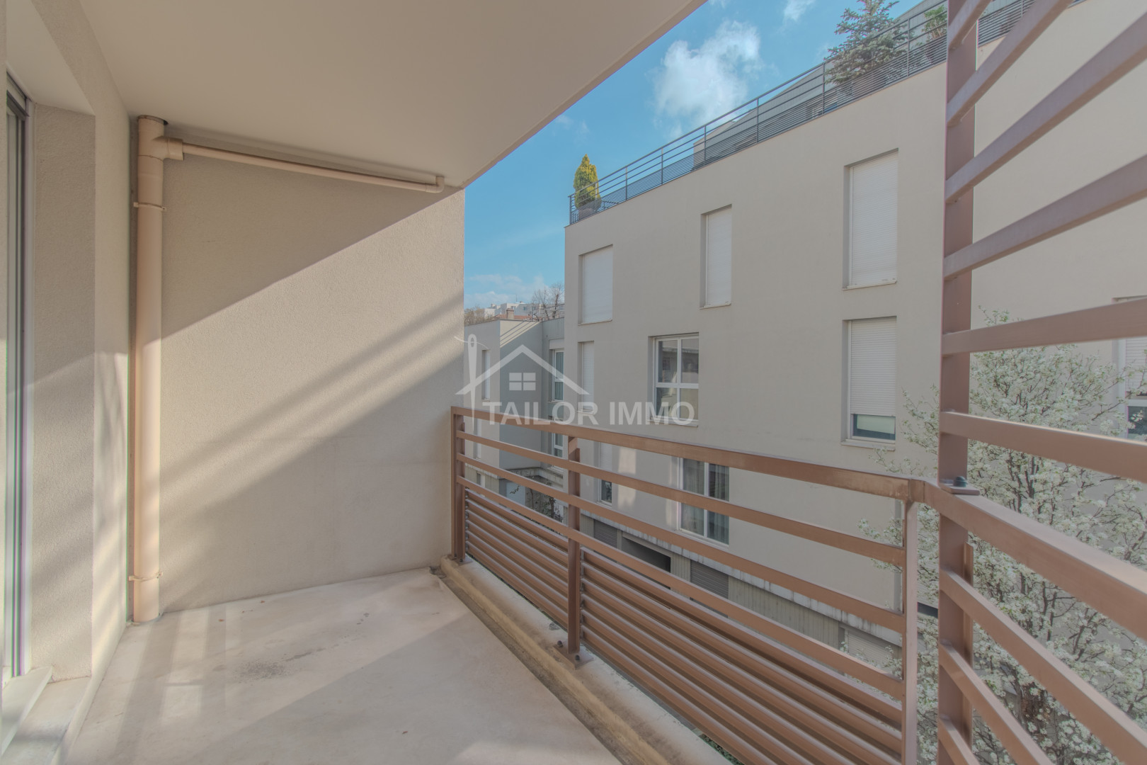 
                                                Vente
                                                 Appartement T3 - Balcon & Garage