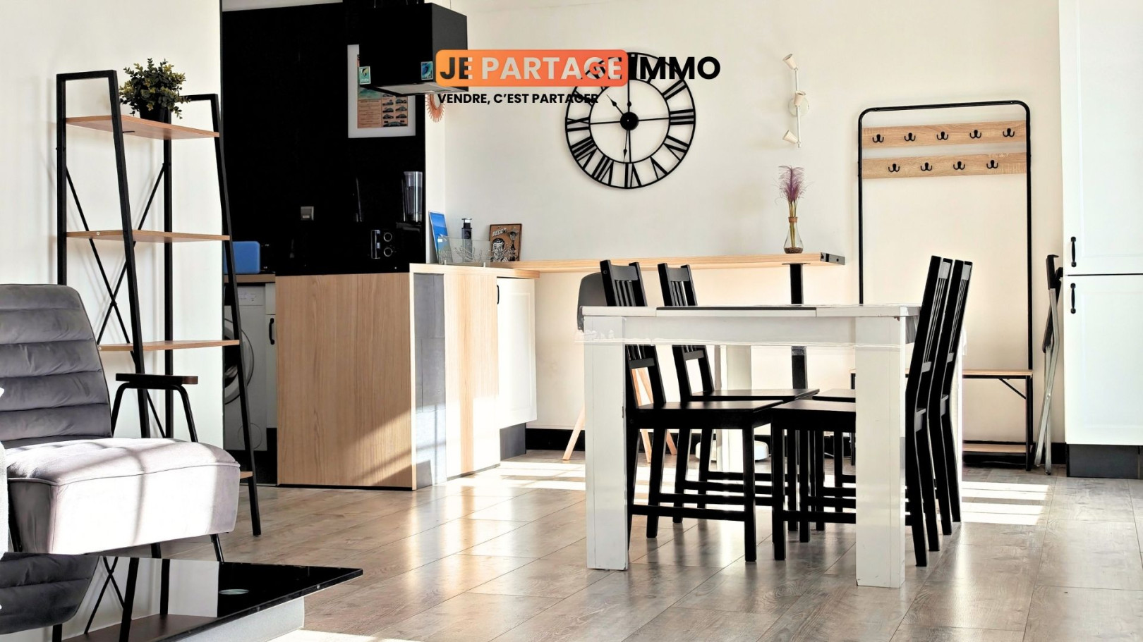 
                                                Vente
                                                 Appartement T3 Bidart centre, 3eme ligne océan, inspiration loft avec jardin et vue Pyrénées