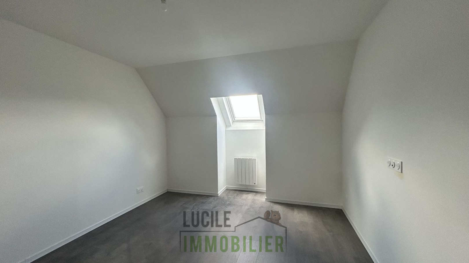 
                                                Location
                                                 Appartement T3 BREUIL LE VERT