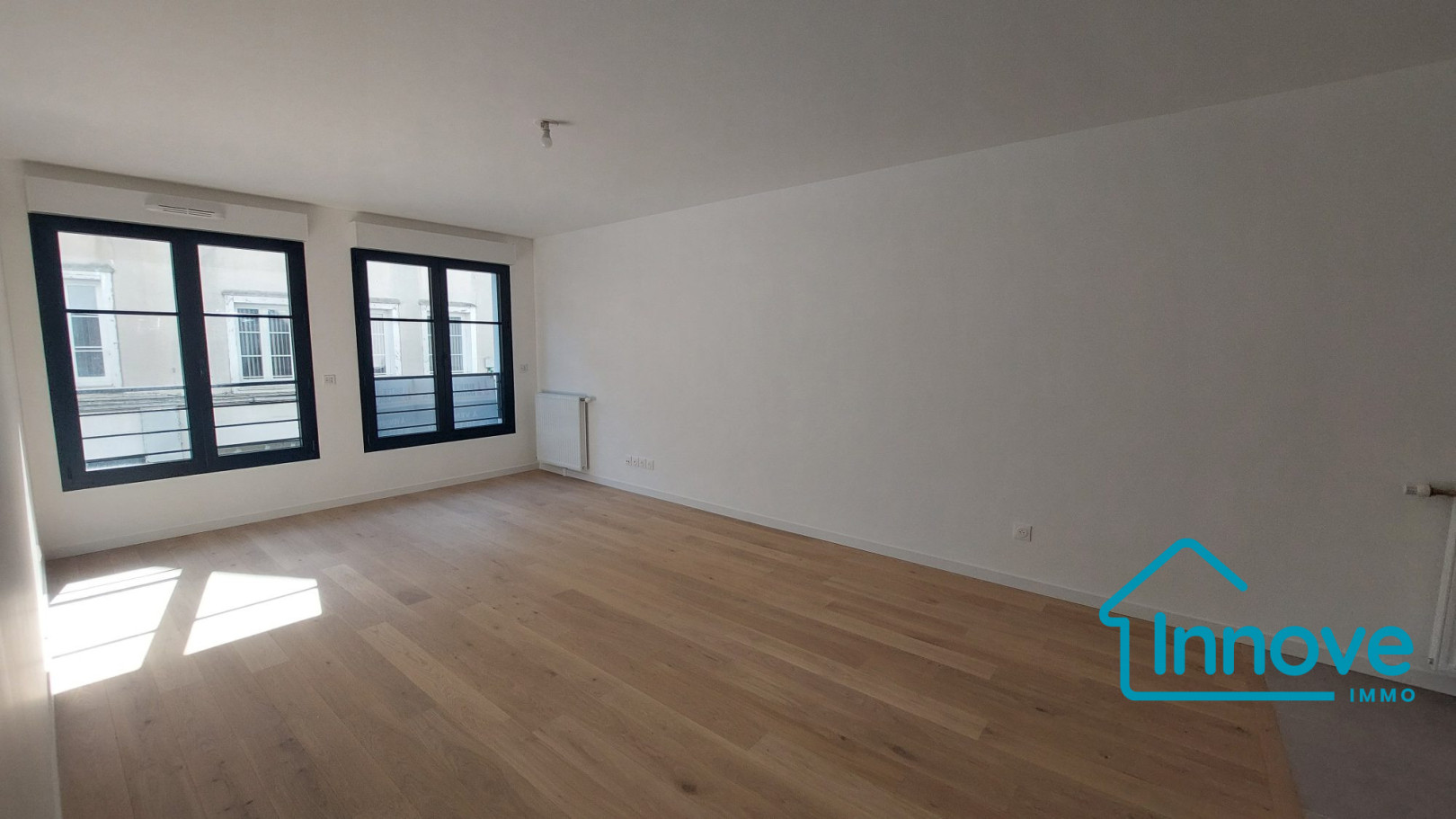 
                                                Vente
                                                 APPARTEMENT T3 - CENTRE VILLE CHARTRES