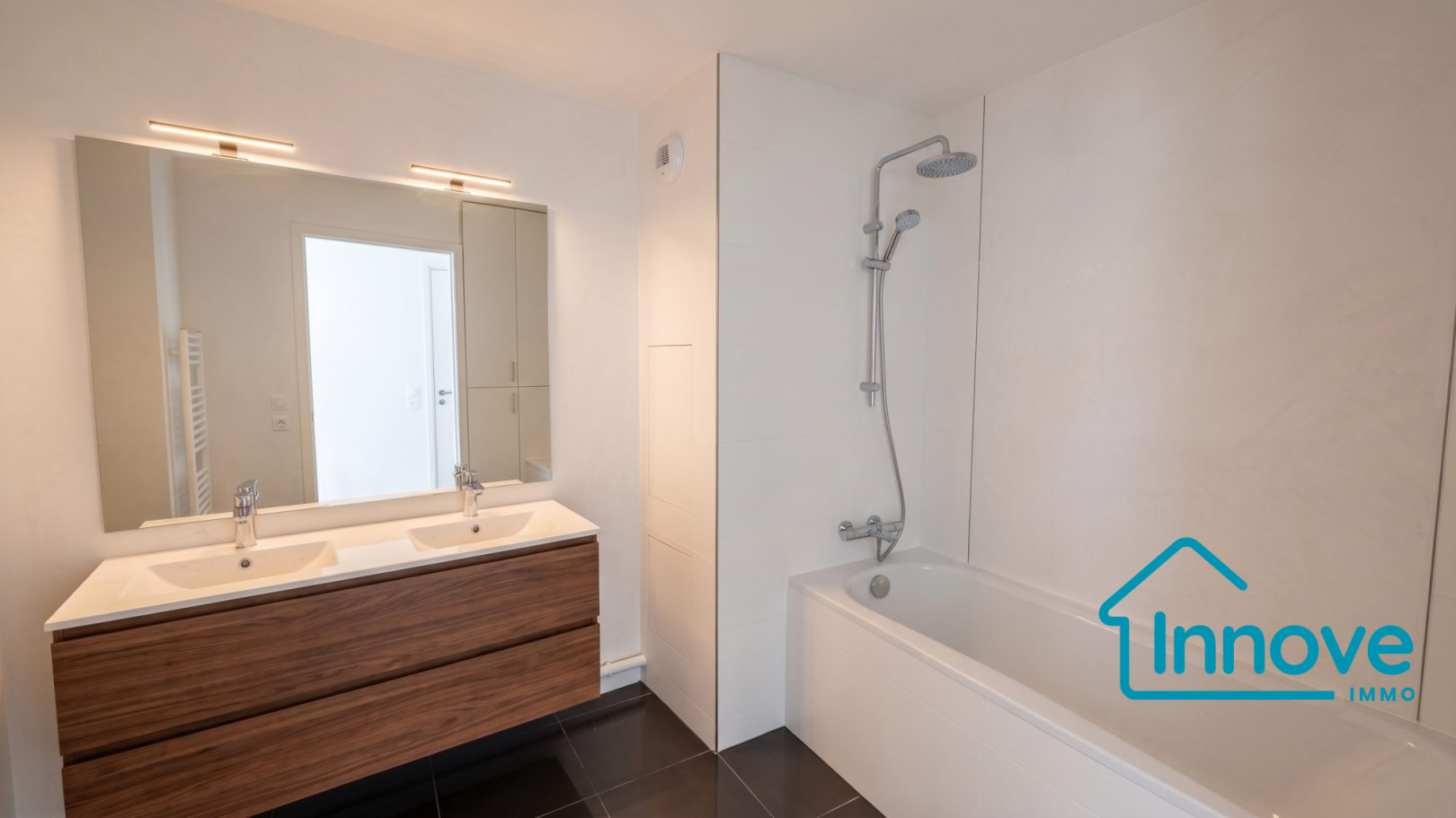 
                                                Vente
                                                 APPARTEMENT T3 - CENTRE VILLE CHARTRES