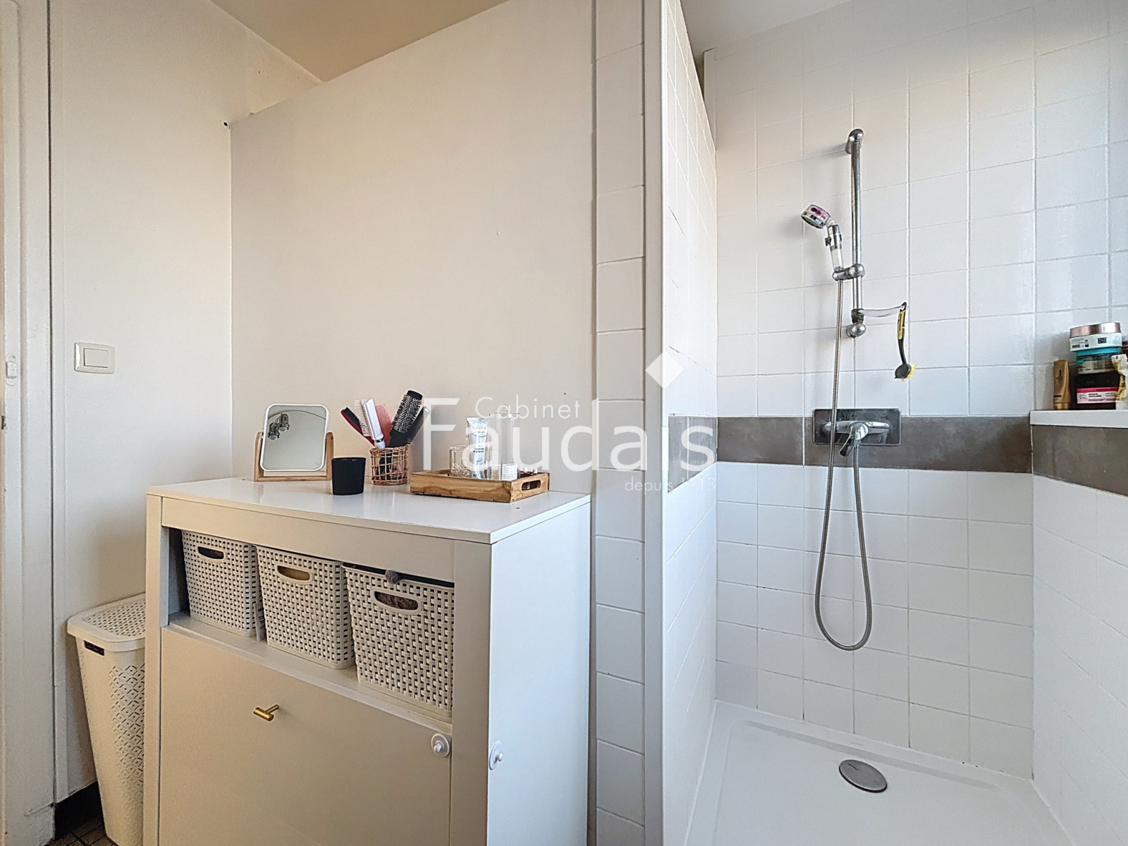 
                                                Vente
                                                 Appartement T3, centre-ville SAINT-LÔ