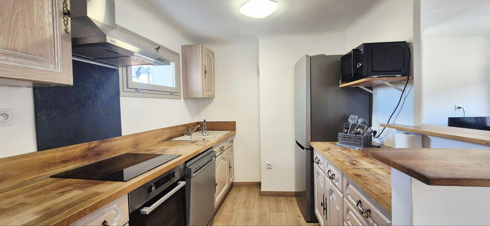 
                                                Location
                                                 Appartement T3 climatisé