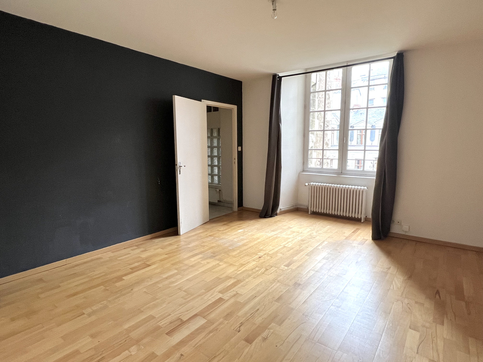 
                                                Vente
                                                 Appartement T3 de caractère – 99,67 m² – Hyper-centre Angers