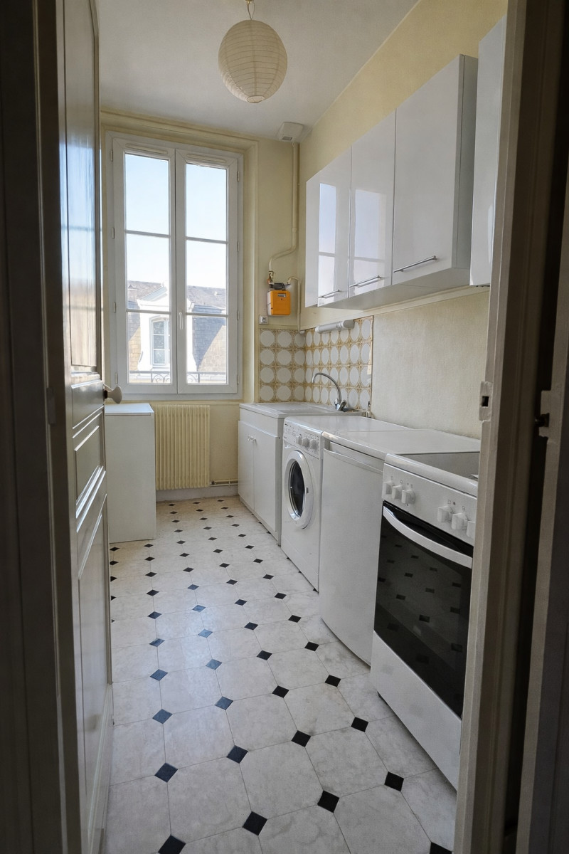 
                                                Vente
                                                 Appartement T3 – Dernier étage – Centre-ville d’Angers