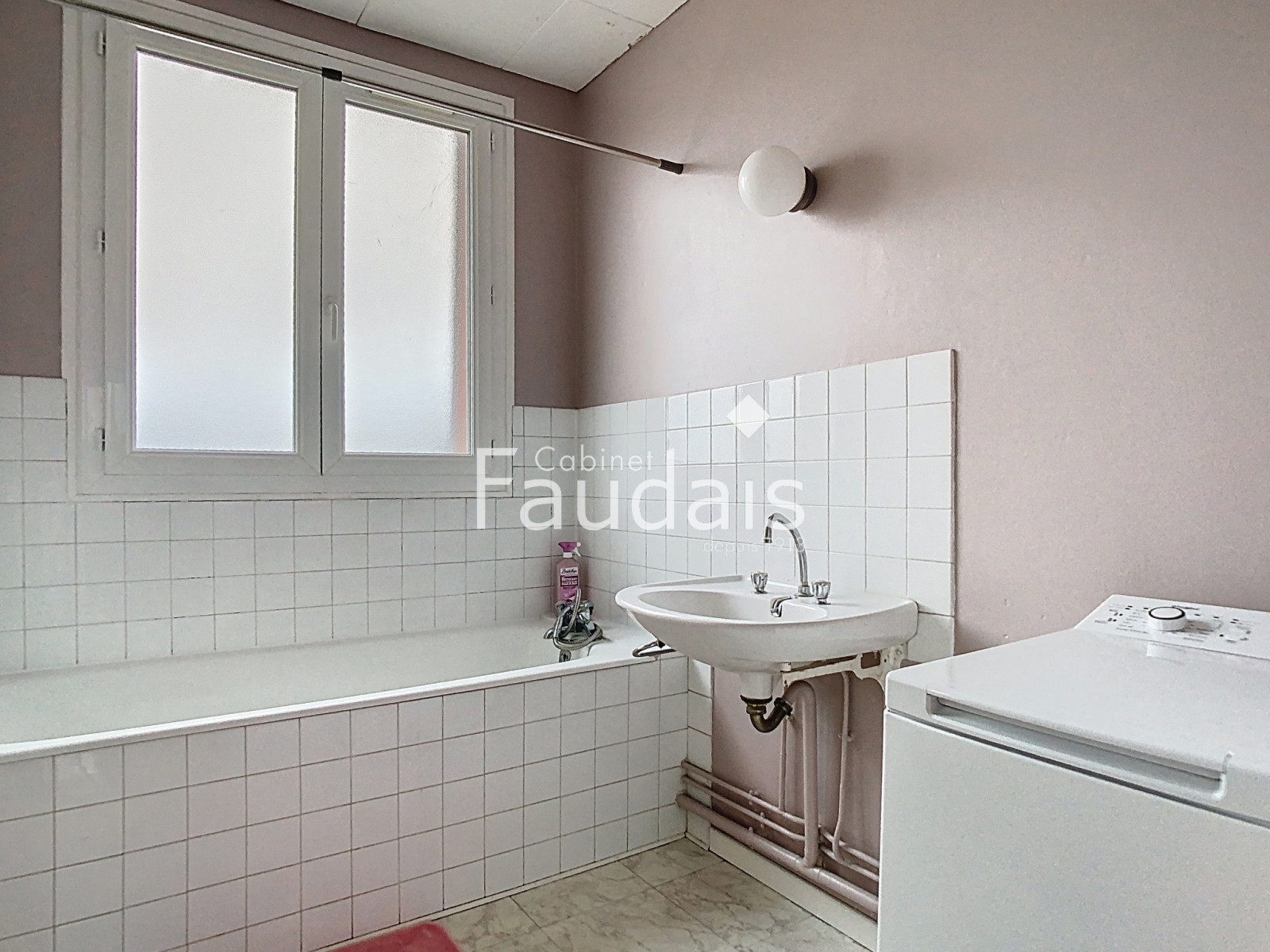 
                                                Vente
                                                 APPARTEMENT T3 ENTIEREMENT RENOVE