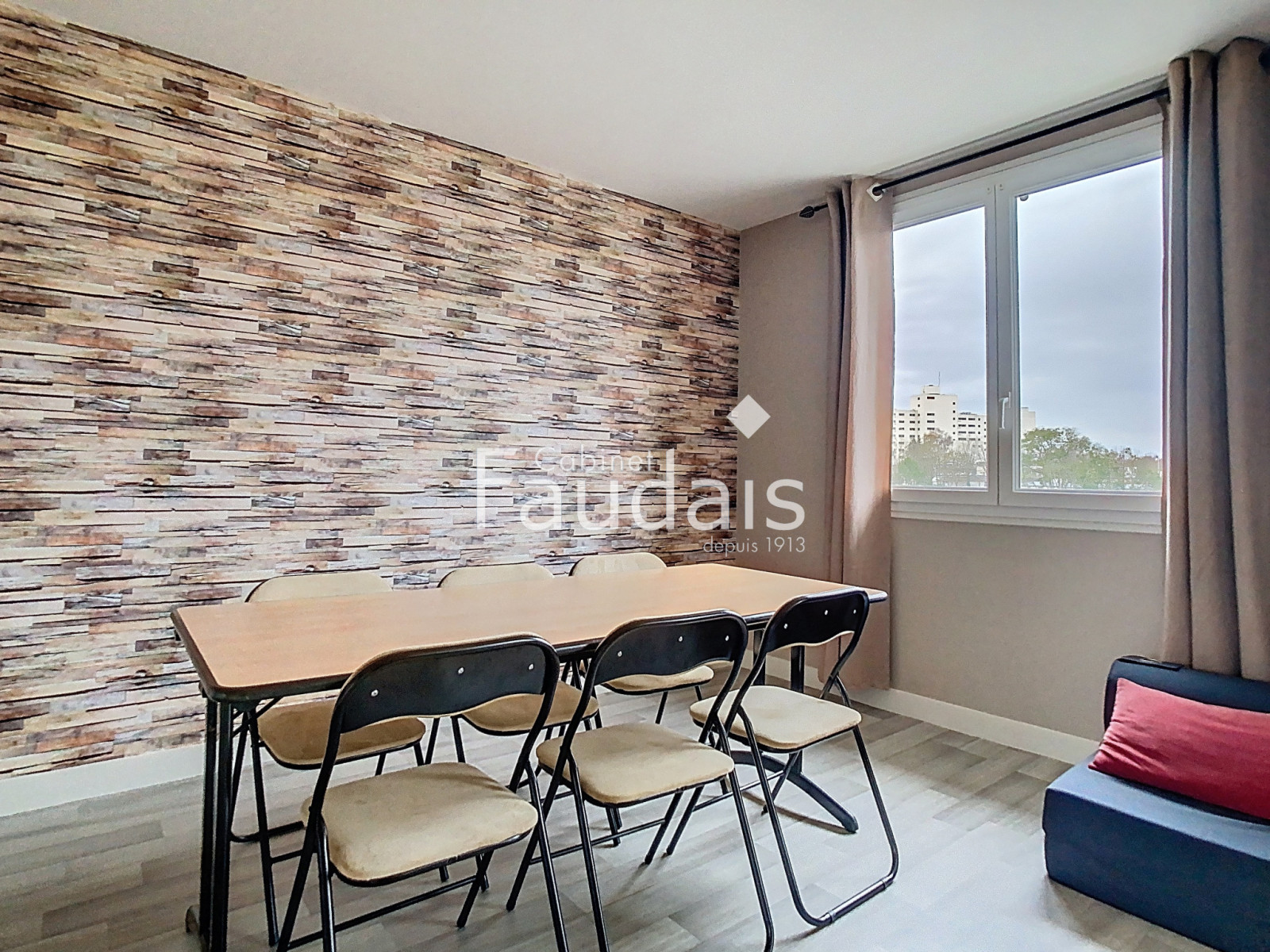 
                                                Vente
                                                 APPARTEMENT T3 ENTIEREMENT RENOVE