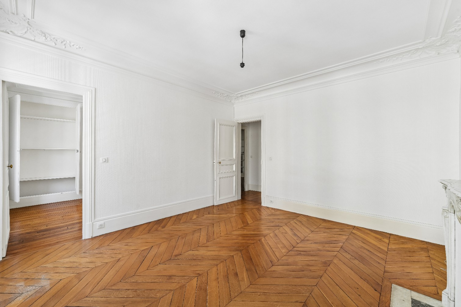 
                                                Vente
                                                 Appartement T3 - Levallois - 34 Rivay