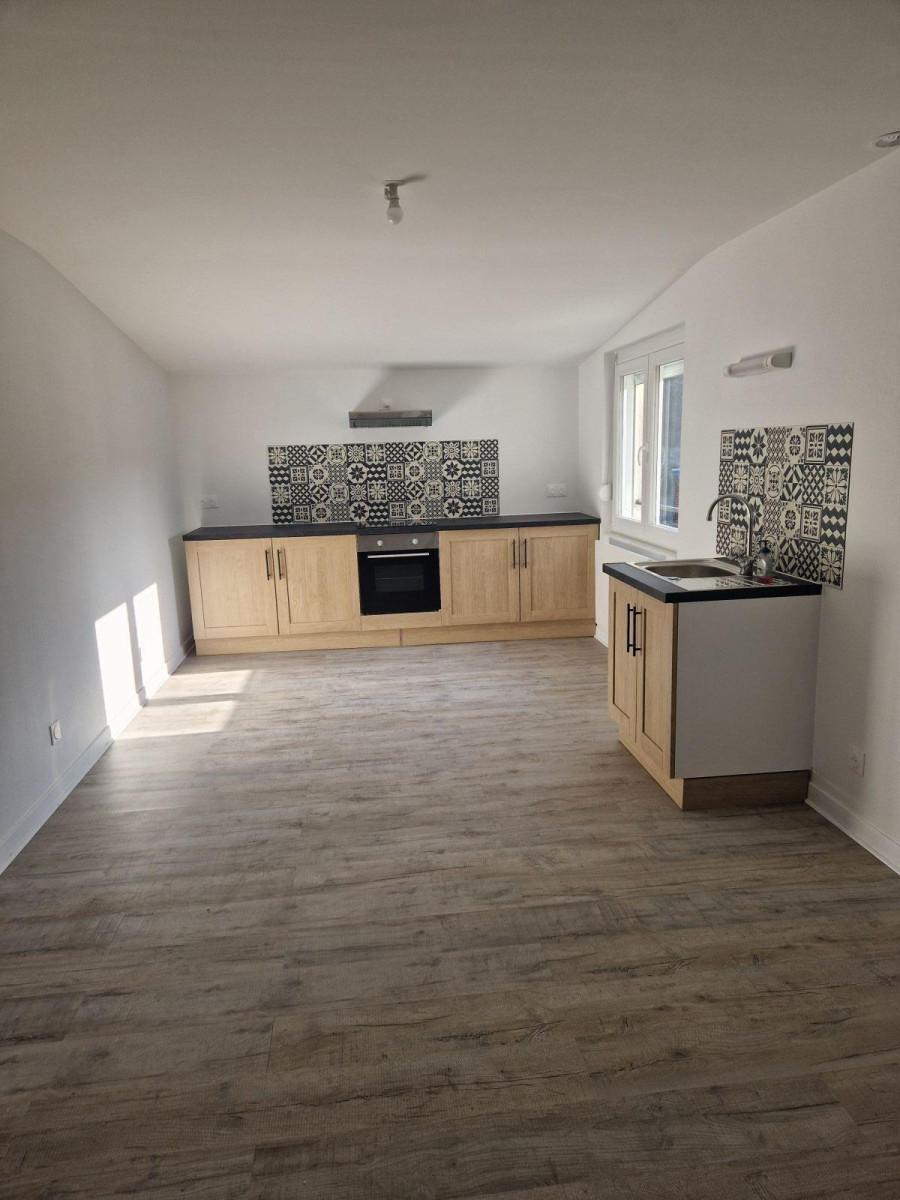 
                                                Location
                                                 Appartement T3 lumineux