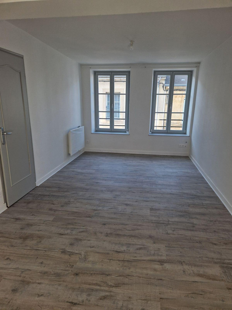
                                                Location
                                                 Appartement T3 lumineux