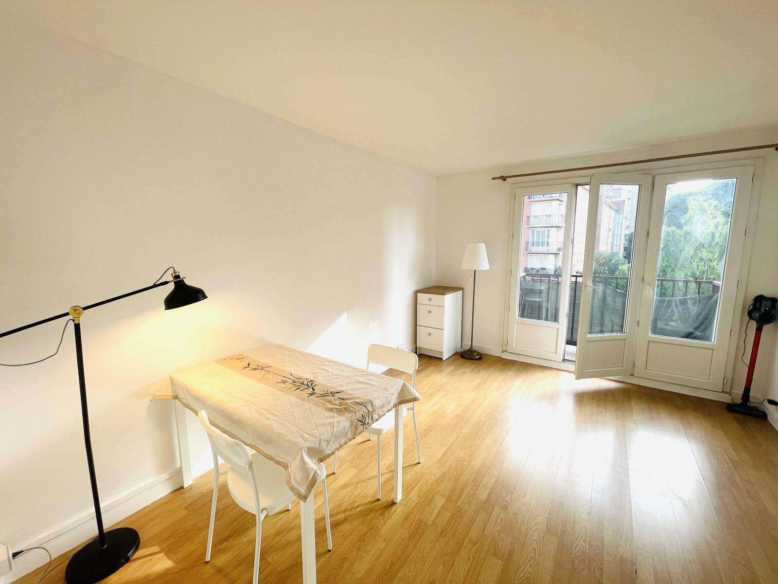 
                                                Location
                                                 Appartement T3 lumineux avec belle vue sur Marne