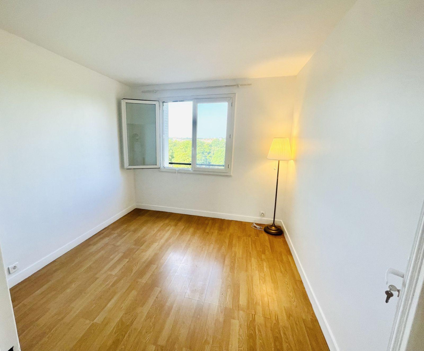 
                                                Location
                                                 Appartement T3 lumineux avec belle vue sur Marne