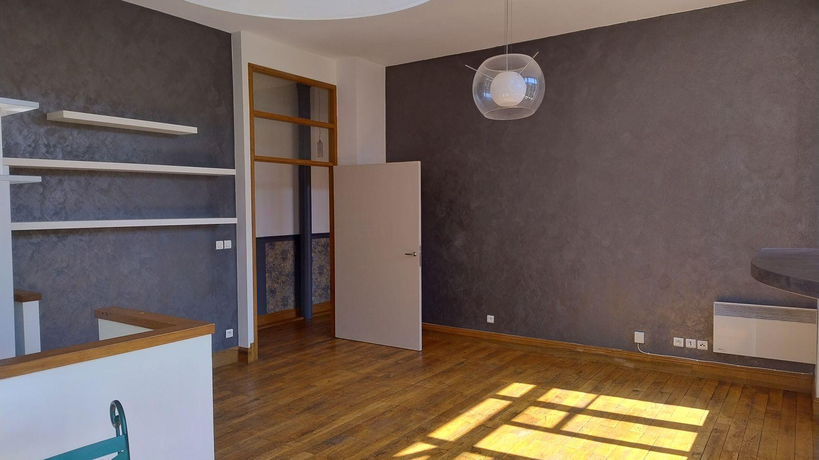 
                                                Location
                                                 Appartement T3 Lumineux - calme - Grenoble