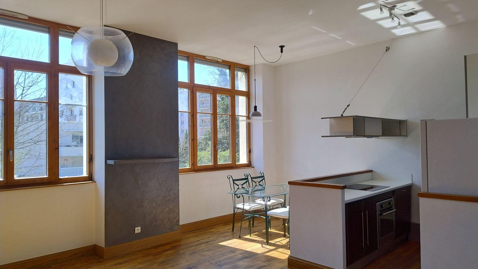 
                                                Location
                                                 Appartement T3 Lumineux - calme - Grenoble