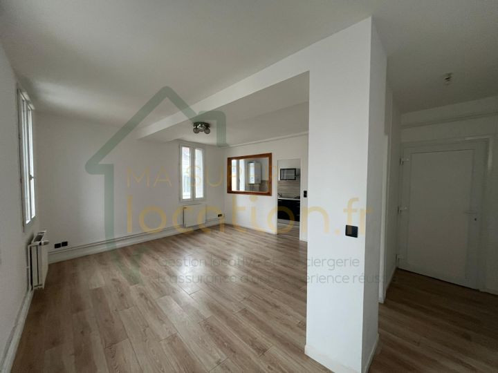 
                                                Location
                                                 Appartement T3 Lumineux, QUARTIER REMICOURT