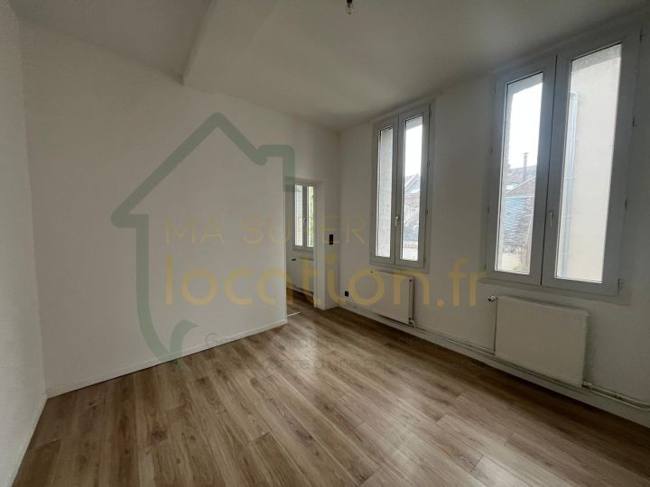 
                                                Location
                                                 Appartement T3 Lumineux, QUARTIER REMICOURT
