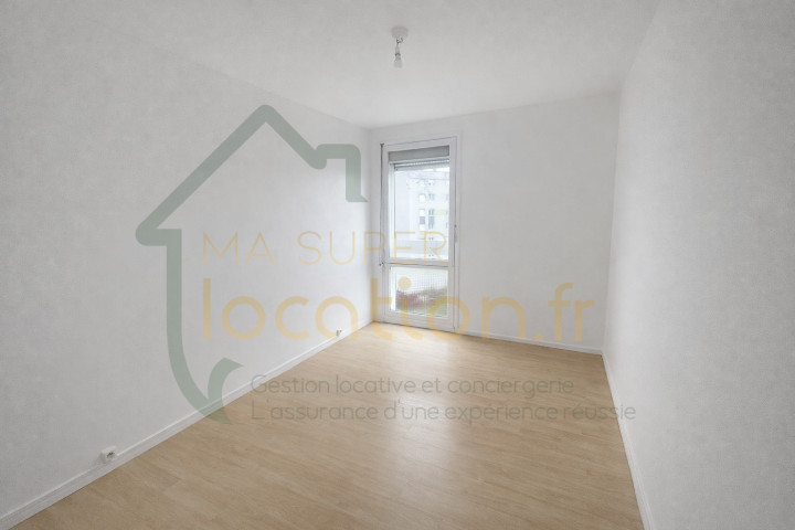 
                                                Location
                                                 Appartement T3 Lumineux, QUARTIER REMICOURT