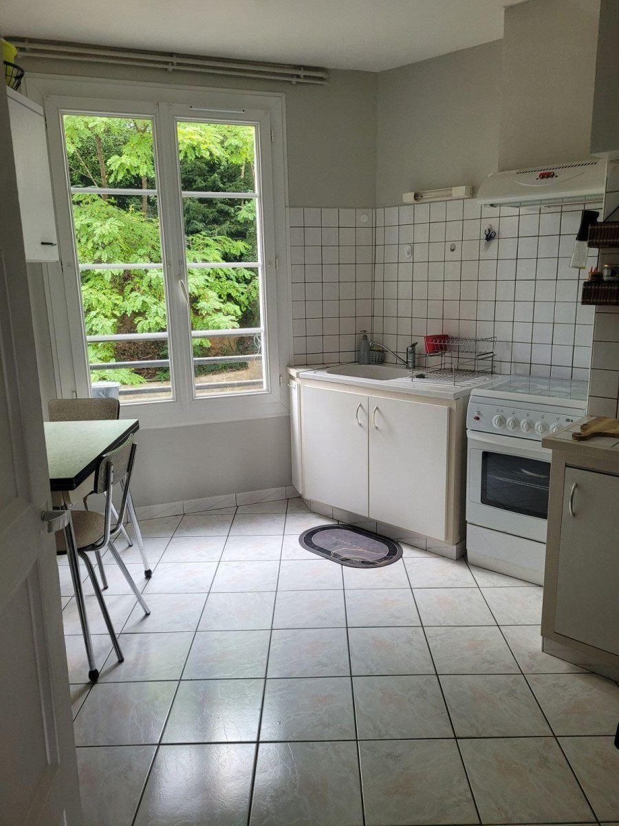 
                                                Location
                                                 Appartement T3 meublé 60m²