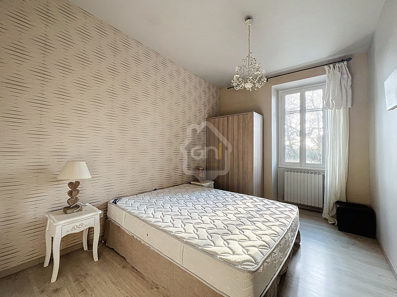 
                                                Location
                                                 Appartement T3 meublé au 1er étage