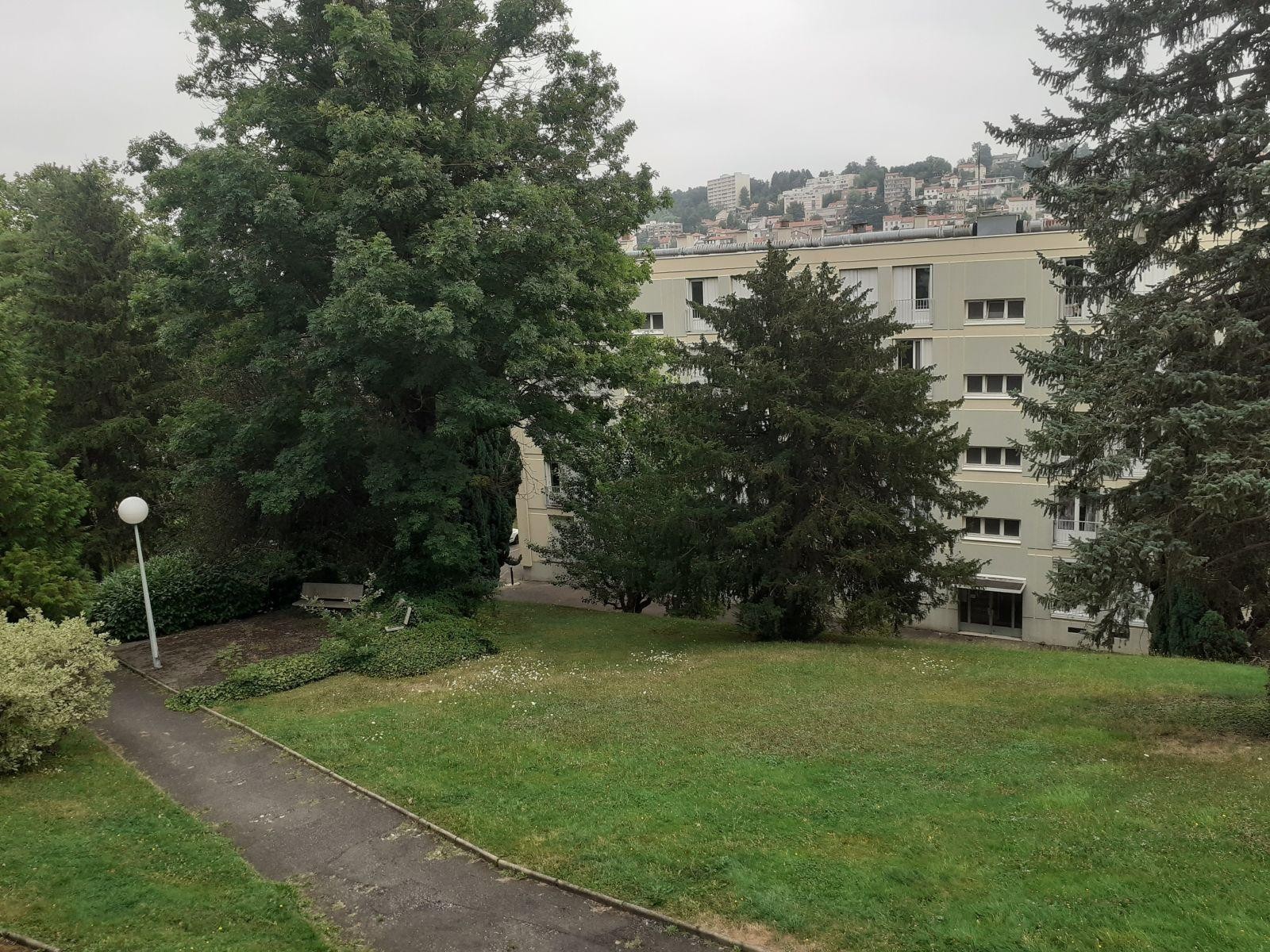
                                                Location
                                                 Appartement T3 meublé idéal pour étudiants