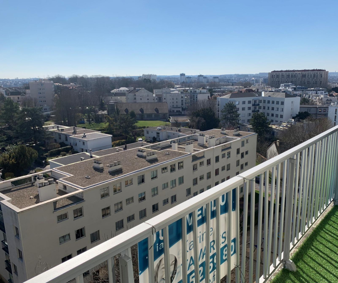 
                                                Location
                                                 Appartement T3 meublé lumineux et contemporain