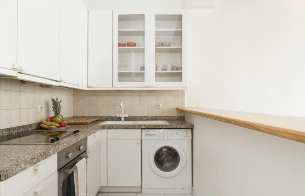 
                                                Location
                                                 Appartement T3 meublé proche commerces à Paris 15