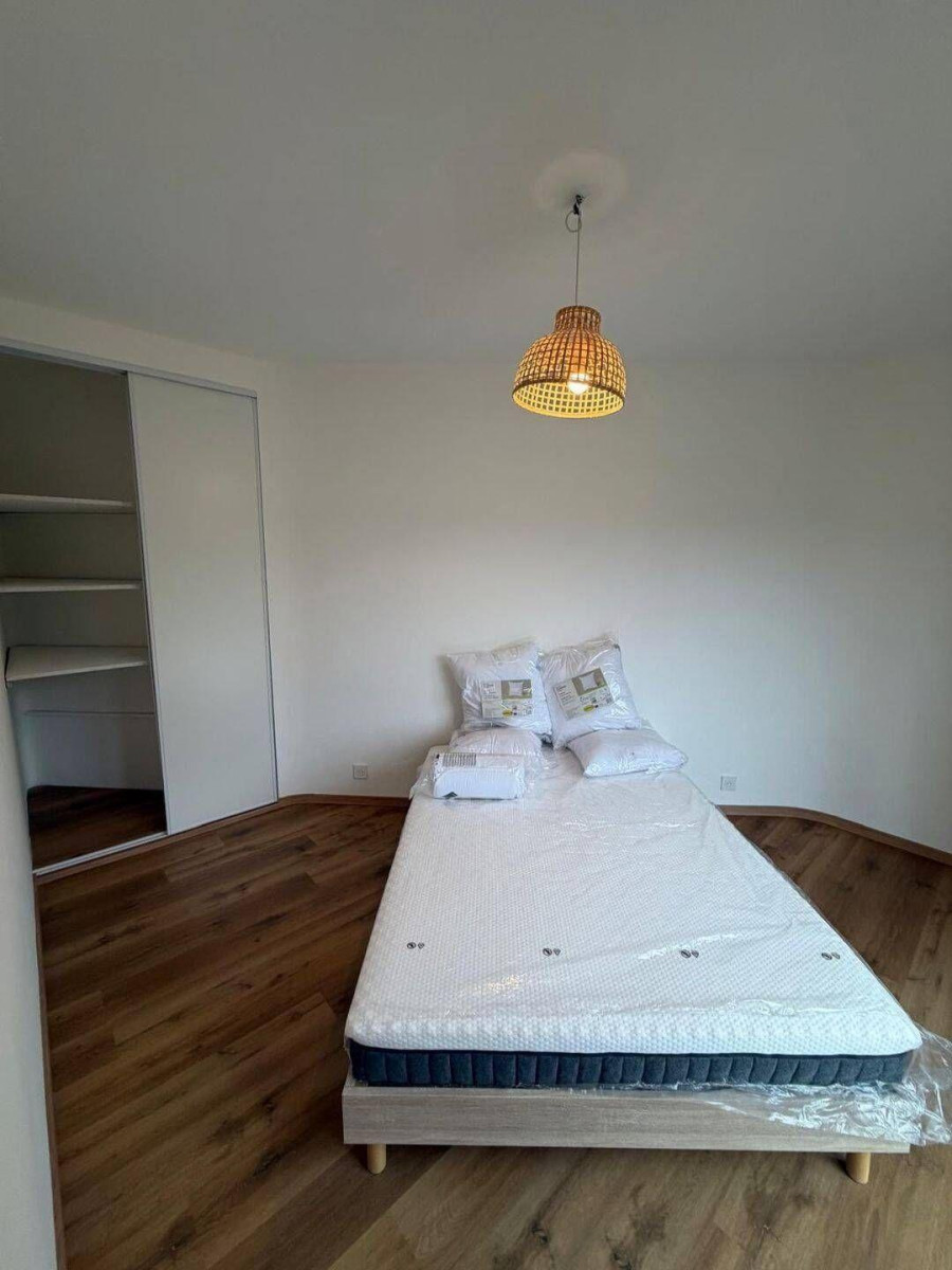 
                                                Location
                                                 Appartement T3 meublé rénové