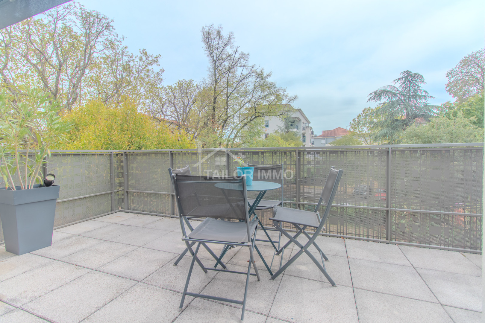 
                                                Location
                                                 Appartement T3 Meublé - Terrasse - Garage